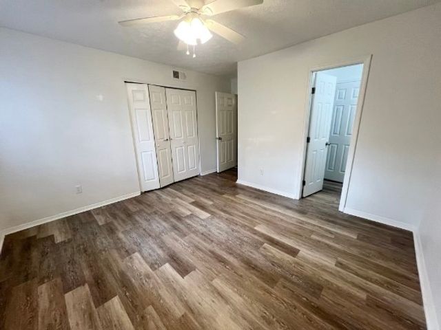 213 Oak Grove Dr, Nashville, TN 37217