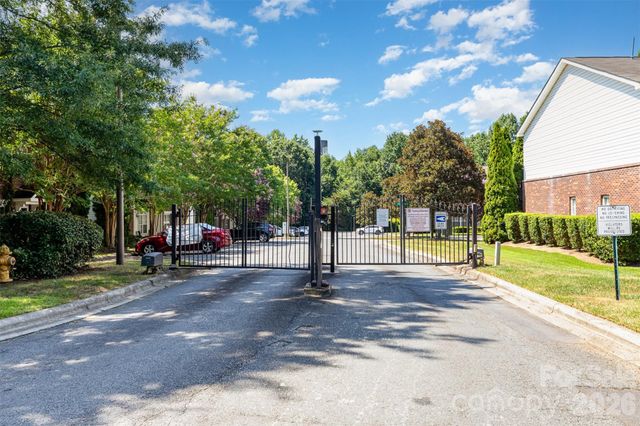 2108 Sardony Lane, Charlotte, NC 28213