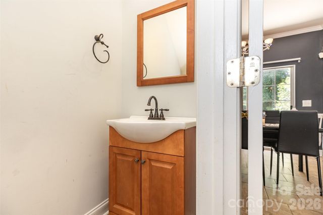 2108 Sardony Lane, Charlotte, NC 28213