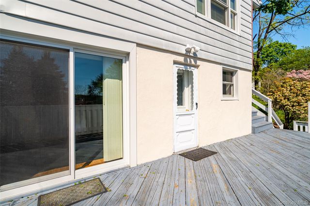 25 Hillside Avenue, Valhalla, NY 10595