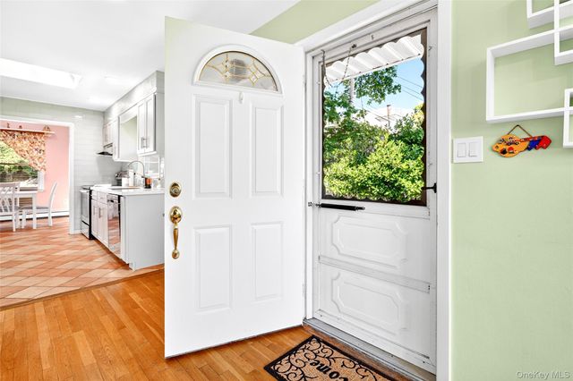25 Hillside Avenue, Valhalla, NY 10595