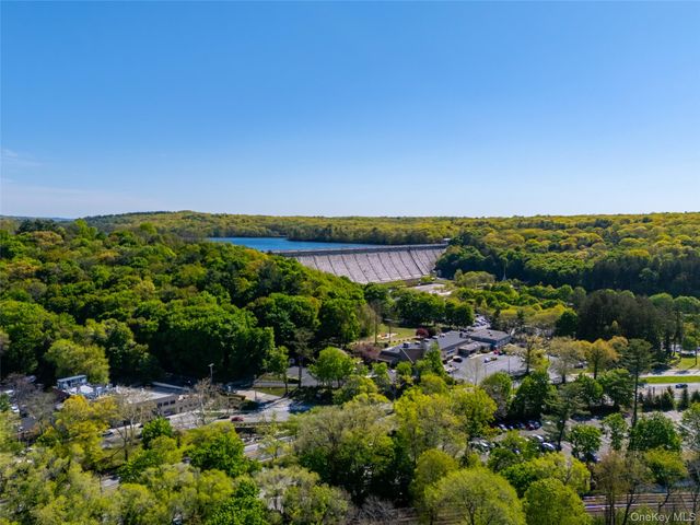 25 Hillside Avenue, Valhalla, NY 10595