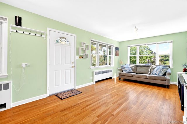 25 Hillside Avenue, Valhalla, NY 10595