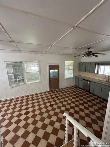 311 E ASHBY PL, San Antonio, TX 78212