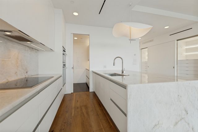 3130 N Harwood Street 2305, Dallas, TX 75201