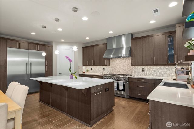 10351 SE 8th Street, Bellevue, WA 98004
