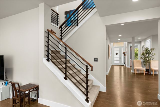 10351 SE 8th Street, Bellevue, WA 98004