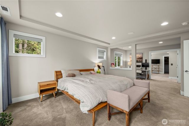 10351 SE 8th Street, Bellevue, WA 98004