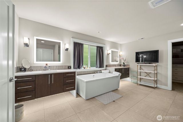 10351 SE 8th Street, Bellevue, WA 98004