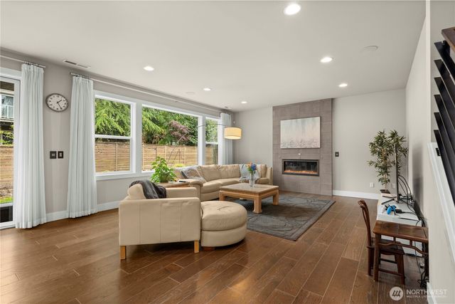 10351 SE 8th Street, Bellevue, WA 98004