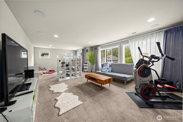 10351 SE 8th Street, Bellevue, WA 98004