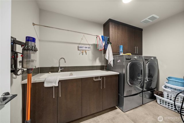 10351 SE 8th Street, Bellevue, WA 98004