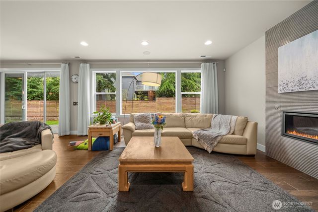 10351 SE 8th Street, Bellevue, WA 98004