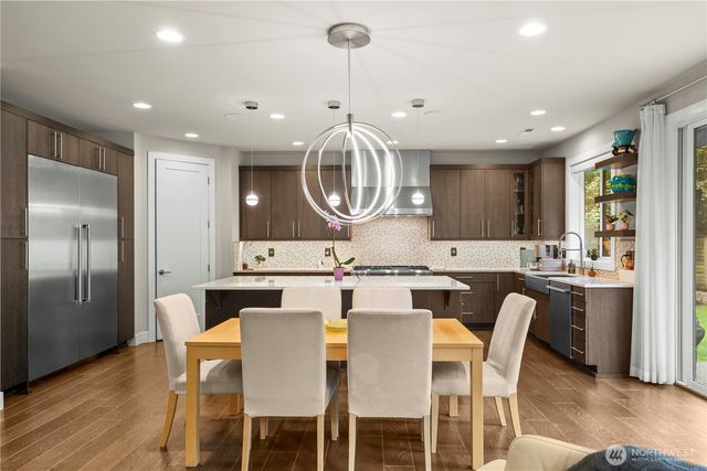 10351 SE 8th Street, Bellevue, WA 98004