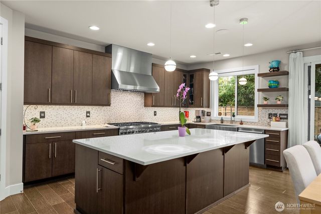 10351 SE 8th Street, Bellevue, WA 98004
