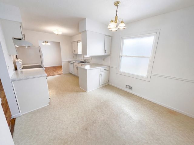 200 Oak Park Drive NE, Blaine, MN 55434