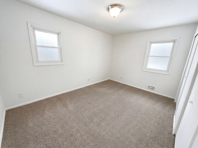 200 Oak Park Drive NE, Blaine, MN 55434