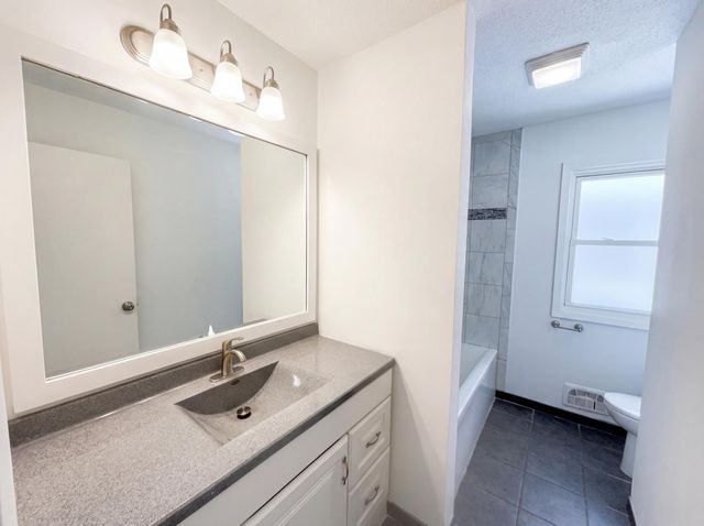 200 Oak Park Drive NE, Blaine, MN 55434