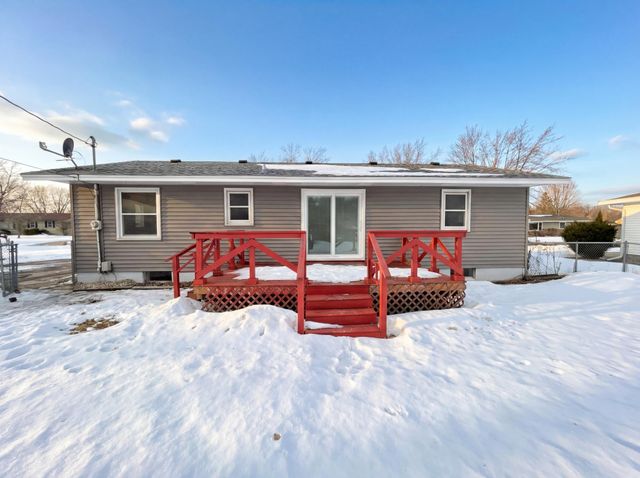 200 Oak Park Drive NE, Blaine, MN 55434