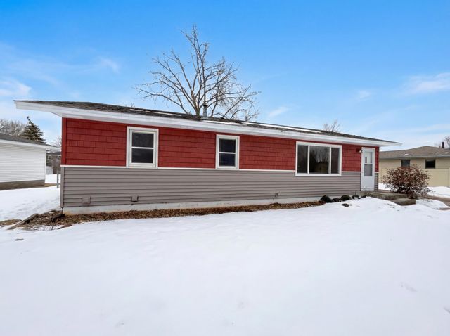 200 Oak Park Drive NE, Blaine, MN 55434