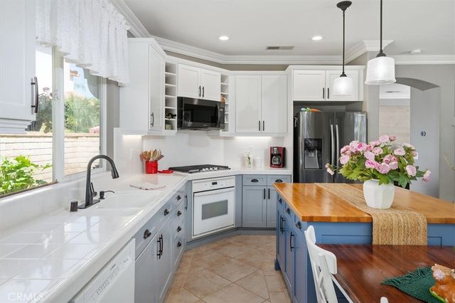 28347 Lobelia Lane, Valencia, CA 91354