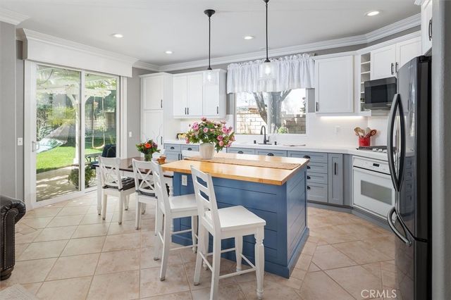 28347 Lobelia Lane, Valencia, CA 91354