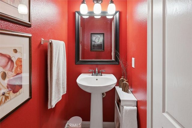 28347 Lobelia Lane, Valencia, CA 91354