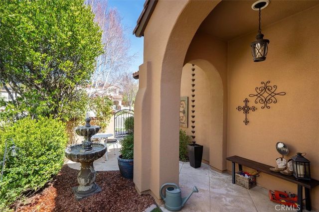 28347 Lobelia Lane, Valencia, CA 91354