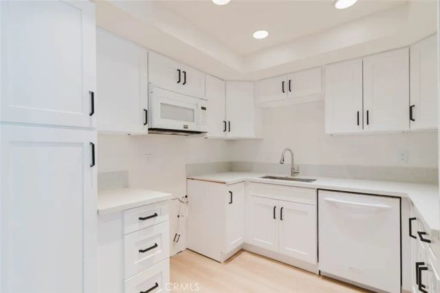 620 N Kenwood Street 208, Glendale, CA 91206