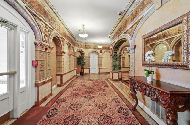 4 Charlesgate East 603, Boston, MA 02215