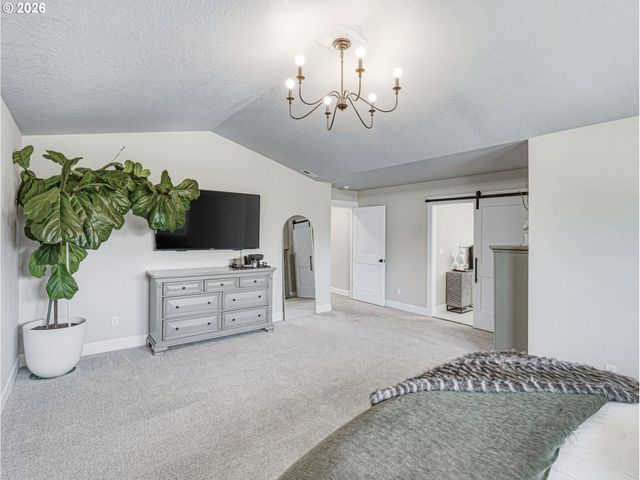 836 Ne 17TH Ave, Canby, OR 97013
