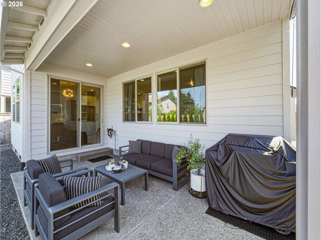836 Ne 17TH Ave, Canby, OR 97013