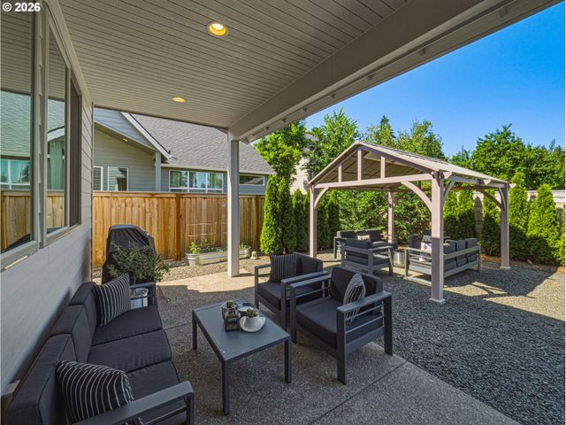 836 Ne 17TH Ave, Canby, OR 97013