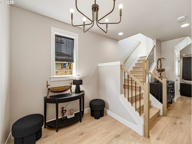 836 Ne 17TH Ave, Canby, OR 97013