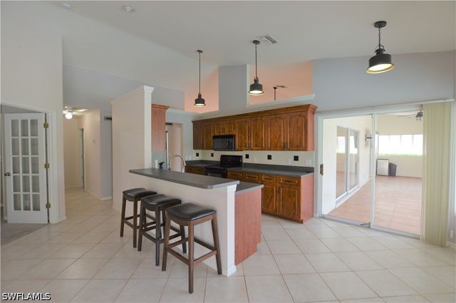 214 Palmetto Dunes CIR, Naples, FL 34113