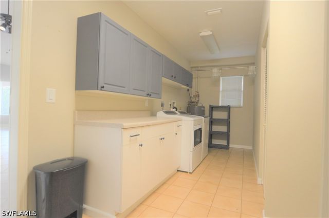 214 Palmetto Dunes CIR, Naples, FL 34113