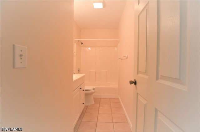 214 Palmetto Dunes CIR, Naples, FL 34113