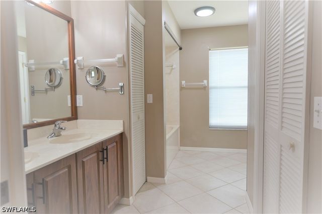 214 Palmetto Dunes CIR, Naples, FL 34113
