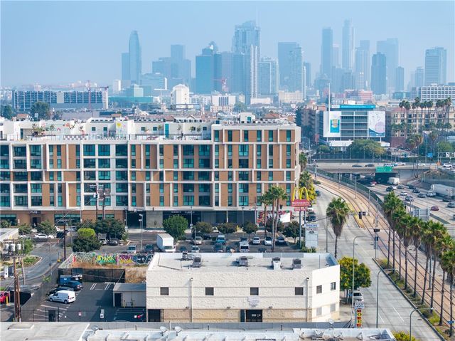 2819 S Flower Street, Los Angeles, CA 90007