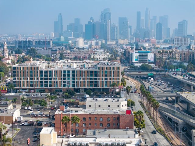 2819 S Flower Street, Los Angeles, CA 90007