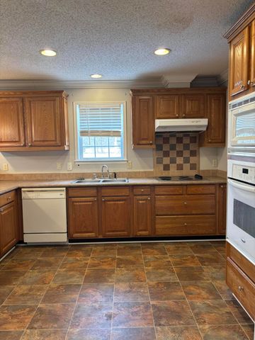 6115 Dinkins Mill Road, Rembert, SC 29128