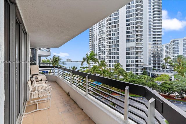 19195 NE 36th Court 502, Aventura, FL 33180