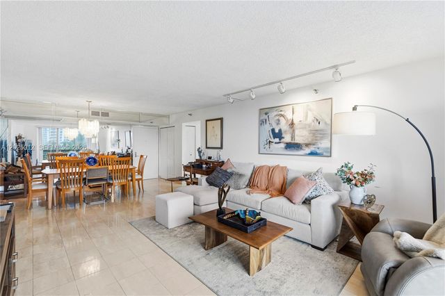19195 NE 36th Court 502, Aventura, FL 33180