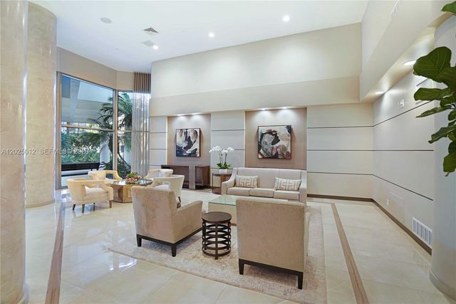 19195 NE 36th Court 502, Aventura, FL 33180