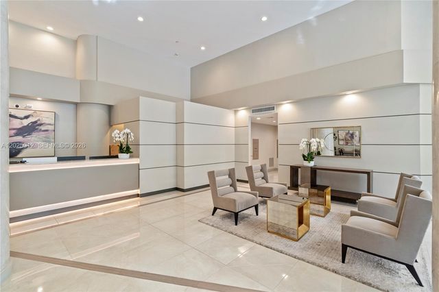 19195 NE 36th Court 502, Aventura, FL 33180