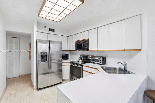 19195 NE 36th Court 502, Aventura, FL 33180