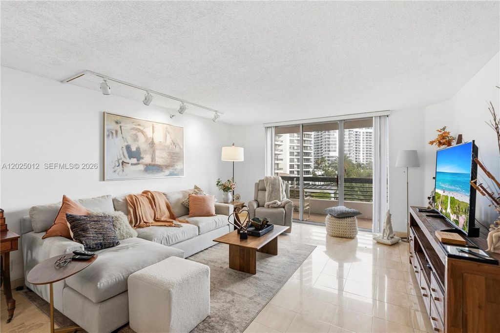 19195 NE 36th Court 502, Aventura, FL 33180