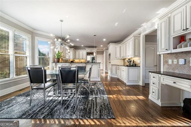 585 Settles Brook Court, Suwanee, GA 30024