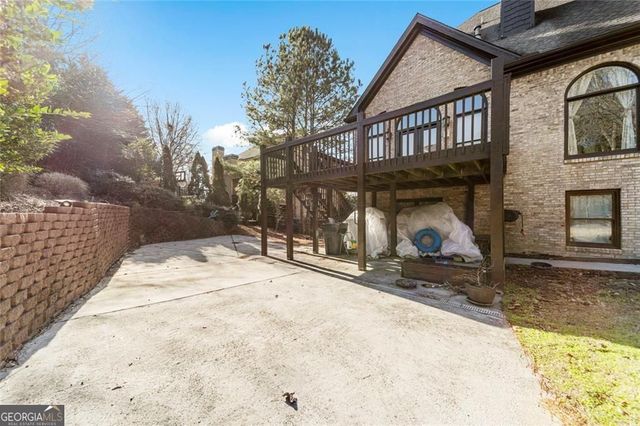 585 Settles Brook Court, Suwanee, GA 30024