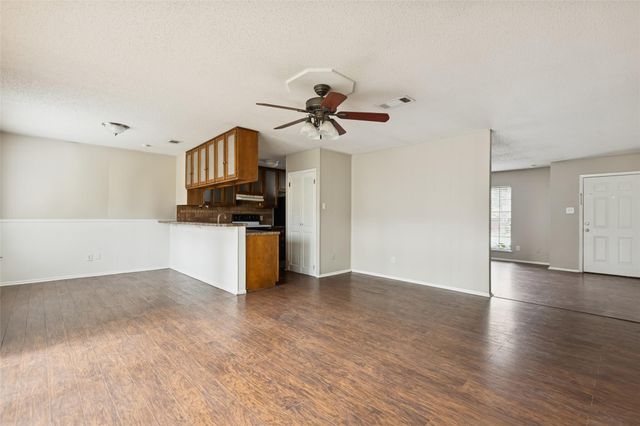 324 Olive Street, Huntsville, TX 77340